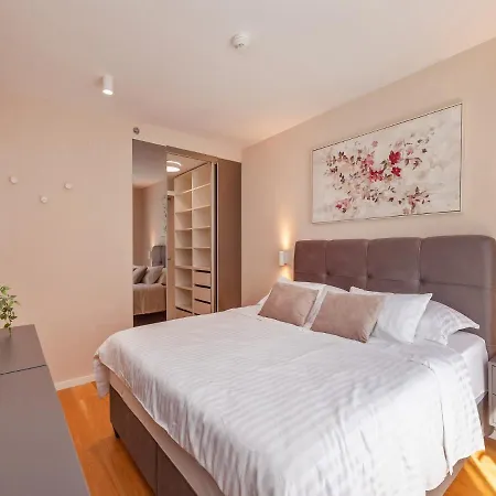 Apartament Floramye