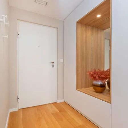 Apartament Floramye *