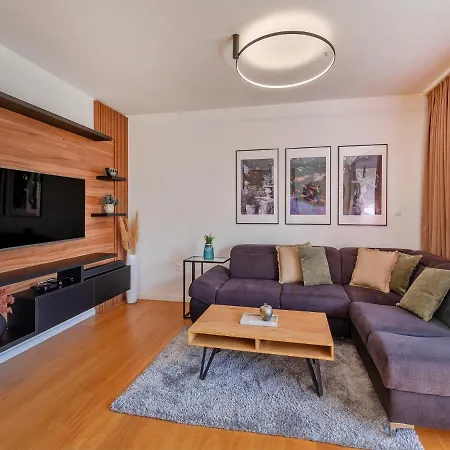 Apartament Floramye